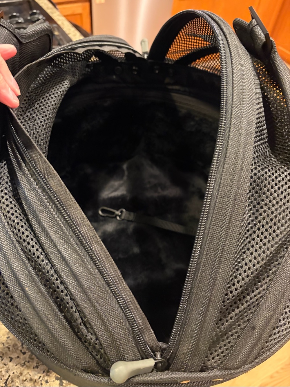 Sleepy Pod Pet Carrier Mobile Pet Bed Black with Shoulder Strap 17x14 - Picture 10 of 16